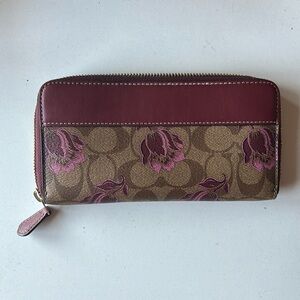 Accordion Zip Wallet In Signature Canvas With Desert Tulip Print COACH